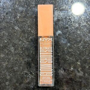 Ultimate Glow Shots Brightening Liquid Eyeshadow - Twisted Tangerine